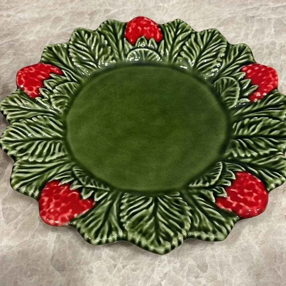 Vintage Sur La Table Strawberry Bowl/Strainer with Plate. NWOT